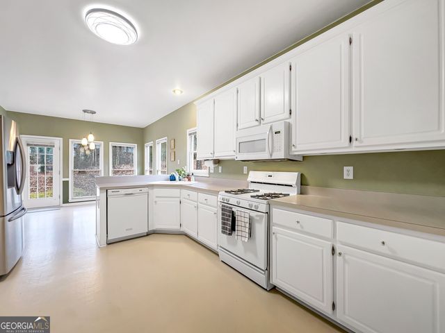 9135 Woodhaven Way, Mcdonough, GA 30253