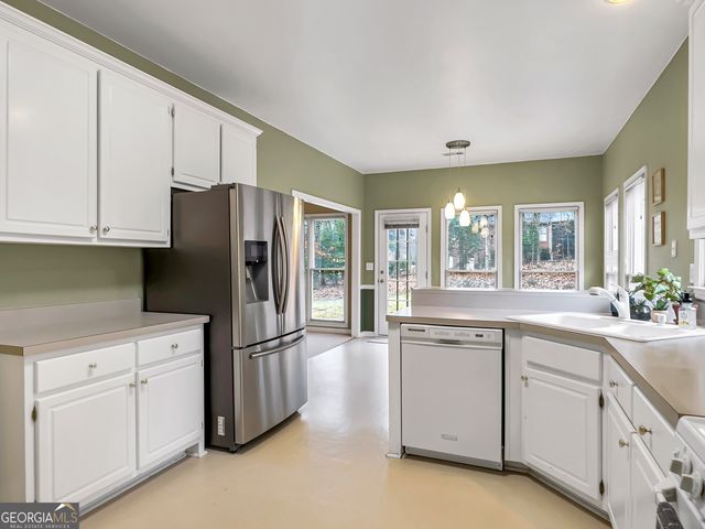 9135 Woodhaven Way, Mcdonough, GA 30253
