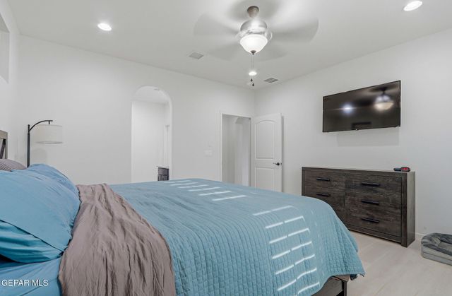 10701 DEION SANDERS Drive, El Paso, TX 79924