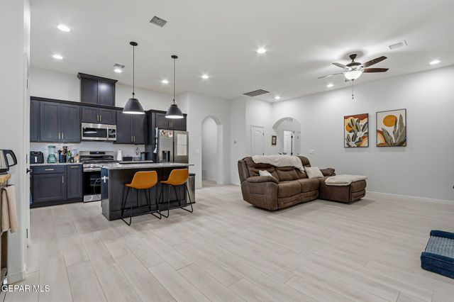 10701 DEION SANDERS Drive, El Paso, TX 79924