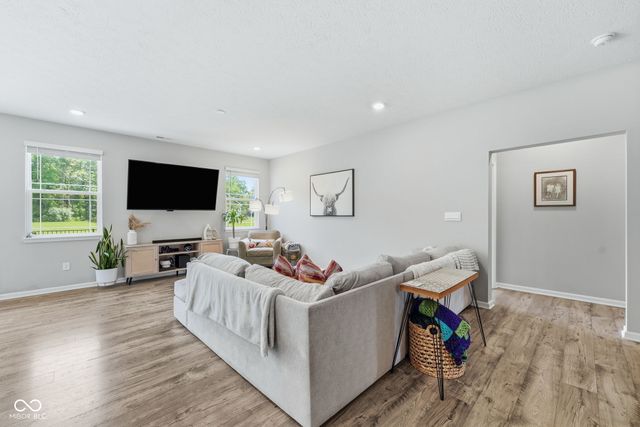 6599 Dunkirk Drive, Mccordsville, IN 46055