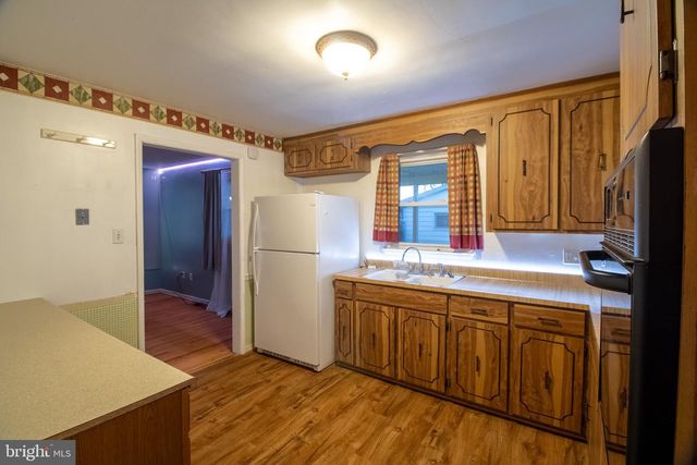 1114 CIRCLE DR, Martinsburg, WV 25401