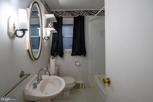 1114 CIRCLE DR, Martinsburg, WV 25401