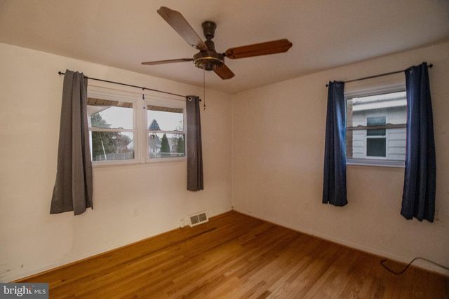 1114 CIRCLE DR, Martinsburg, WV 25401