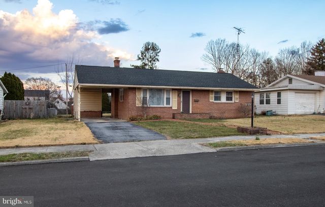 1114 CIRCLE DR, Martinsburg, WV 25401