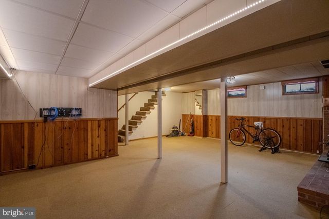 1114 CIRCLE DR, Martinsburg, WV 25401