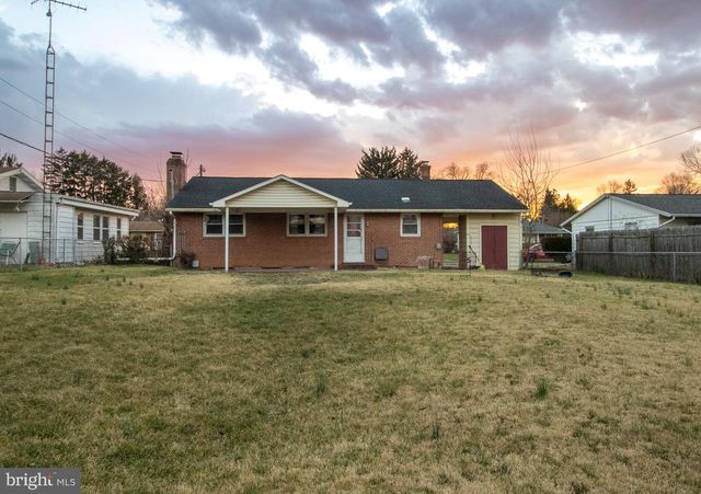 1114 CIRCLE DR, Martinsburg, WV 25401