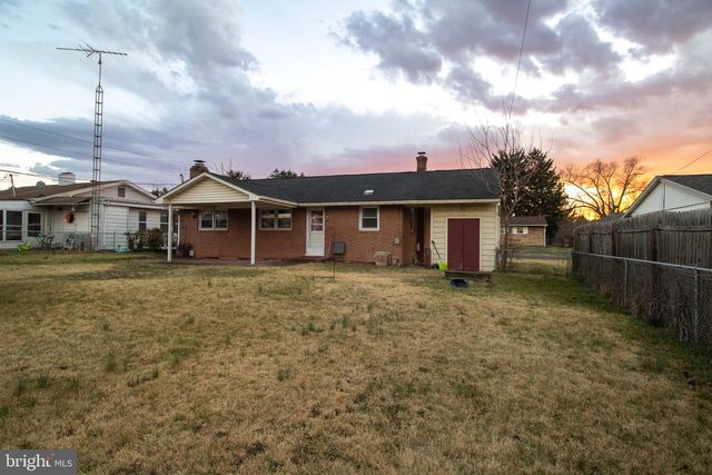 1114 CIRCLE DR, Martinsburg, WV 25401