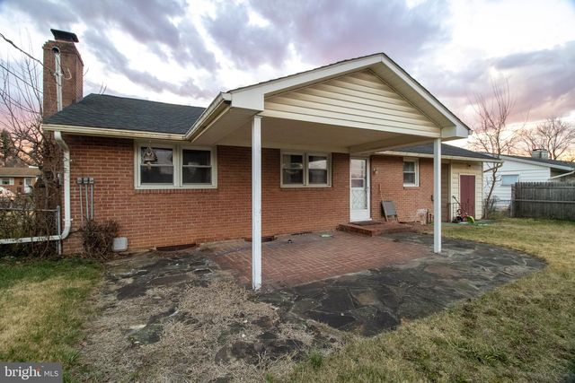 1114 CIRCLE DR, Martinsburg, WV 25401