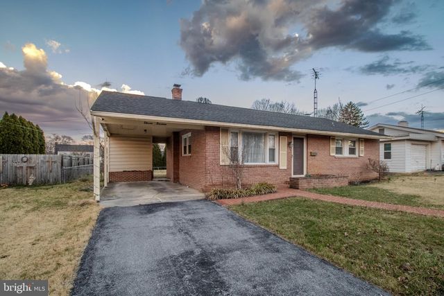 1114 CIRCLE DR, Martinsburg, WV 25401