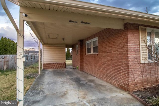 1114 CIRCLE DR, Martinsburg, WV 25401