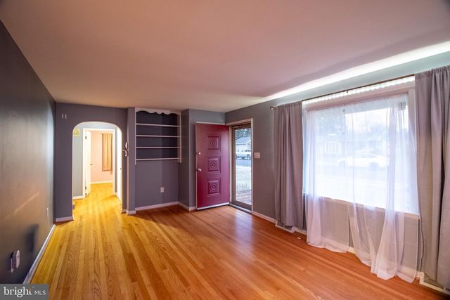 1114 CIRCLE DR, Martinsburg, WV 25401