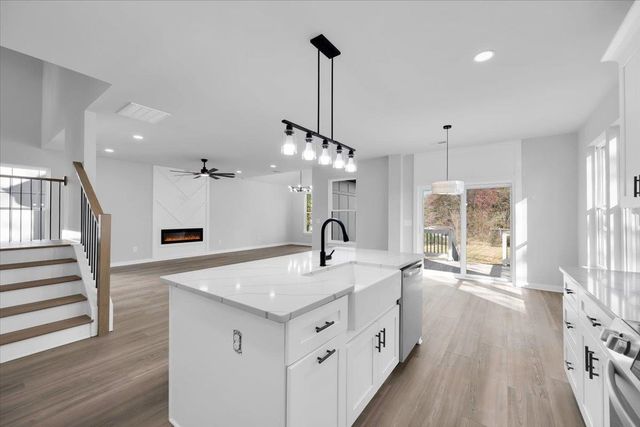 104 West Avenue, Greenville, SC 29611