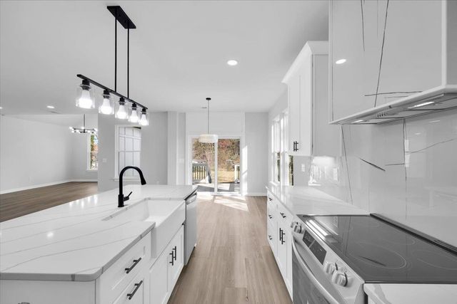 104 West Avenue, Greenville, SC 29611