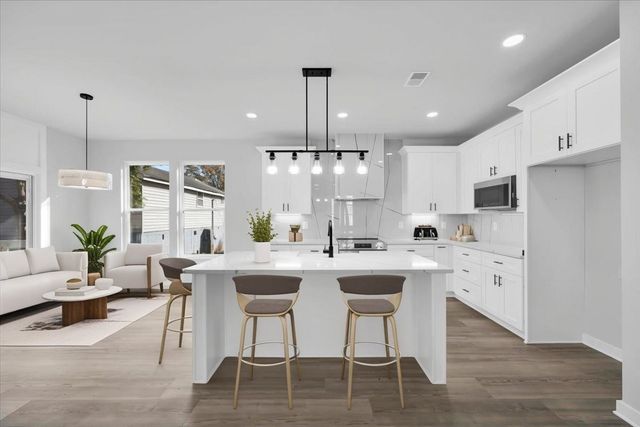 104 West Avenue, Greenville, SC 29611