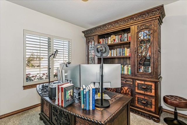 2521 N Rosemont Ct, Wichita, KS 67228