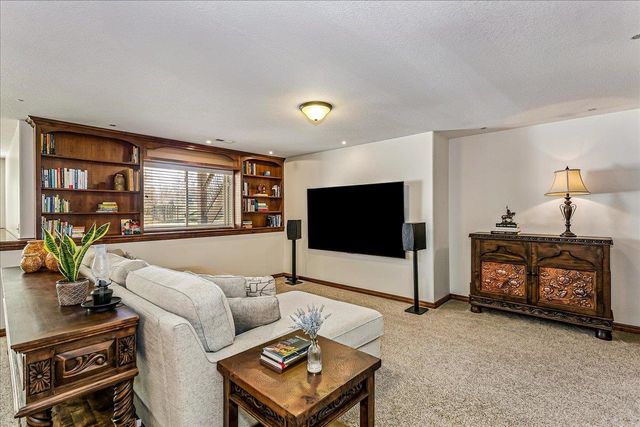 2521 N Rosemont Ct, Wichita, KS 67228