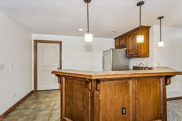 2521 N Rosemont Ct, Wichita, KS 67228