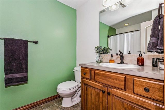 2521 N Rosemont Ct, Wichita, KS 67228