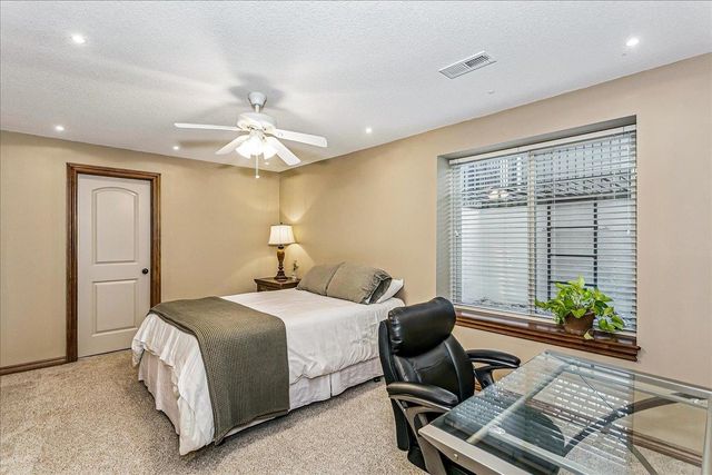 2521 N Rosemont Ct, Wichita, KS 67228