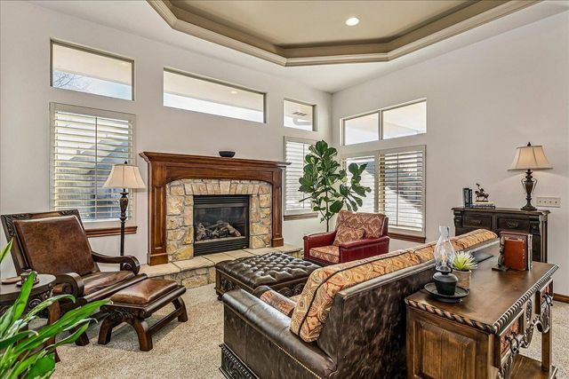 2521 N Rosemont Ct, Wichita, KS 67228