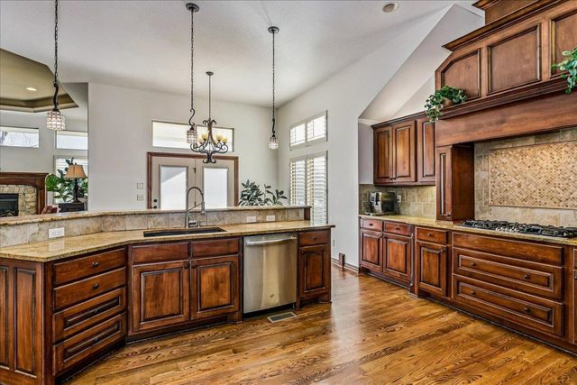 2521 N Rosemont Ct, Wichita, KS 67228