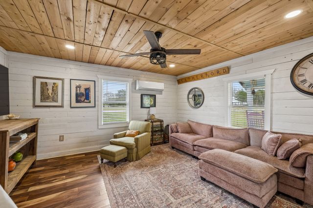 9986 Taylor Rd, Rockvale, TN 37153