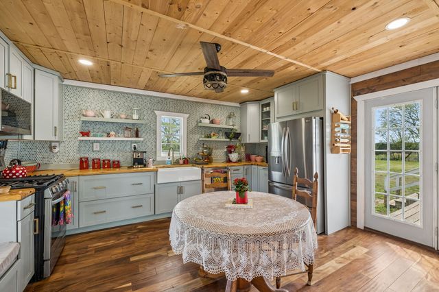 9986 Taylor Rd, Rockvale, TN 37153