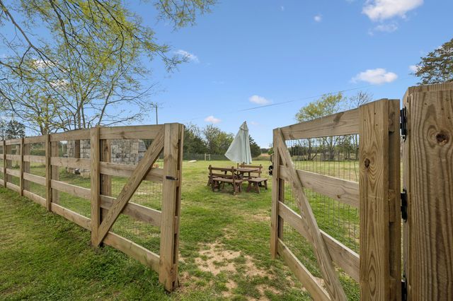 9986 Taylor Rd, Rockvale, TN 37153