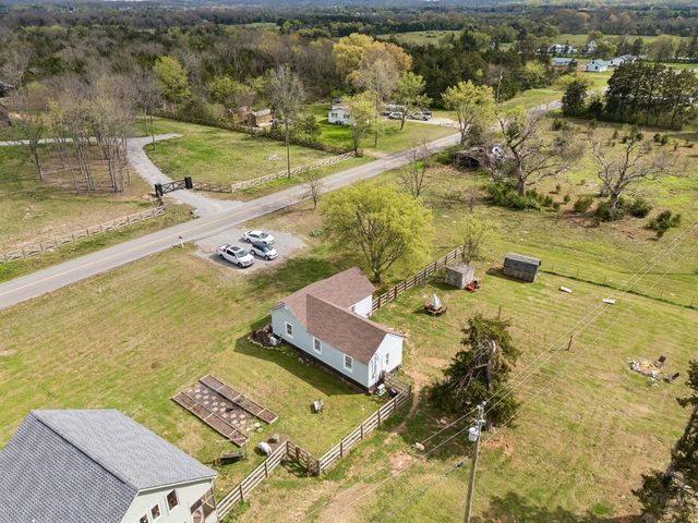 9986 Taylor Rd, Rockvale, TN 37153