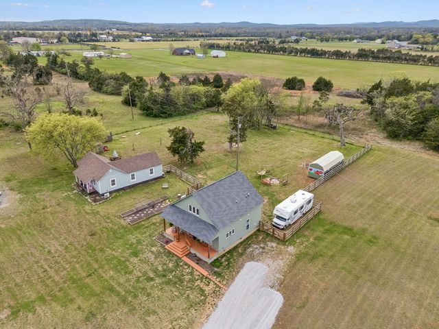 9986 Taylor Rd, Rockvale, TN 37153