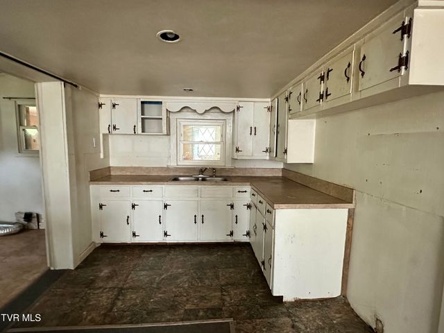 702 Speedwell Road, Bulls Gap, TN 37711