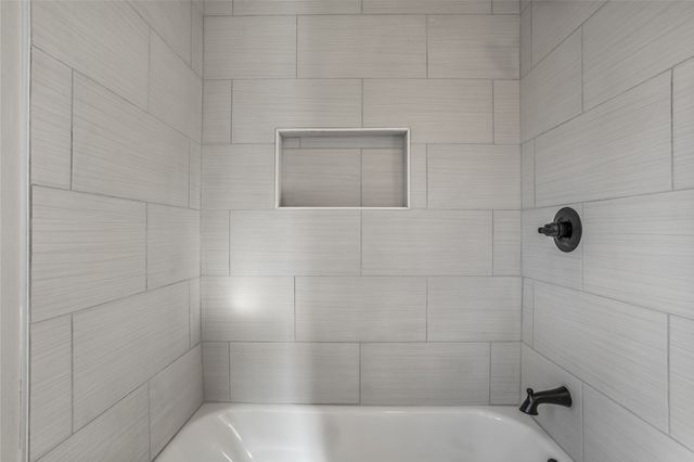 217 W Hull Street, Denison, TX 75020