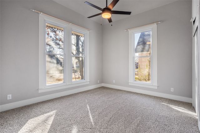 217 W Hull Street, Denison, TX 75020