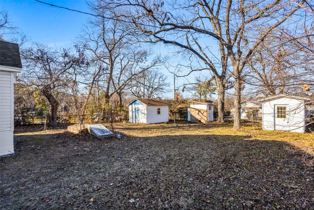 217 W Hull Street, Denison, TX 75020