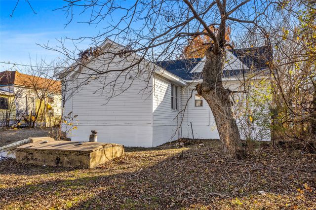 217 W Hull Street, Denison, TX 75020