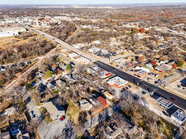 217 W Hull Street, Denison, TX 75020