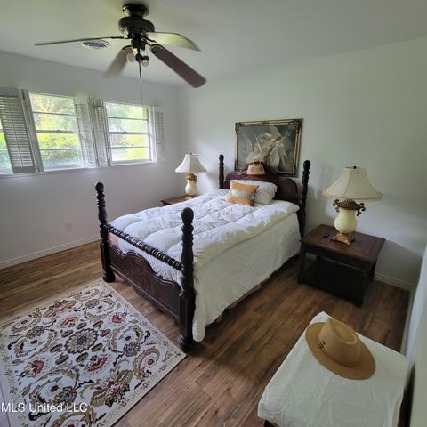 2502 Randall Drive, Biloxi, MS 39531