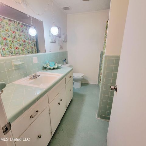 2502 Randall Drive, Biloxi, MS 39531
