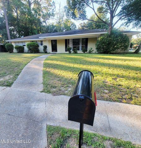2502 Randall Drive, Biloxi, MS 39531