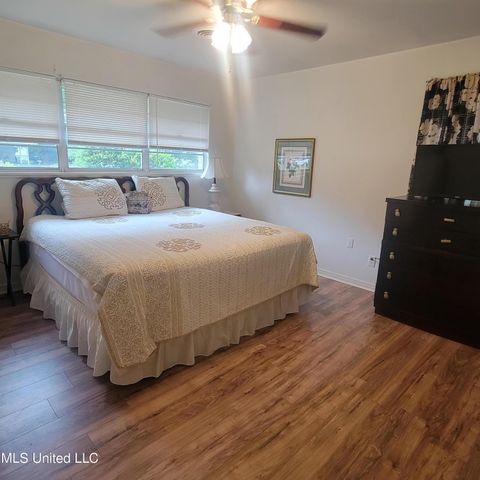 2502 Randall Drive, Biloxi, MS 39531