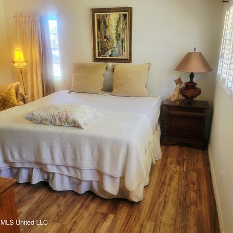 2502 Randall Drive, Biloxi, MS 39531