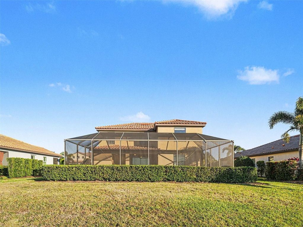 Image 20 of property listing at 6467 WILLOWSHIRE WAY, Bradenton, FL 34212