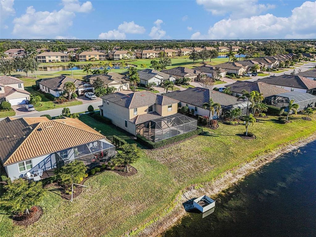 Image 21 of property listing at 6467 WILLOWSHIRE WAY, Bradenton, FL 34212