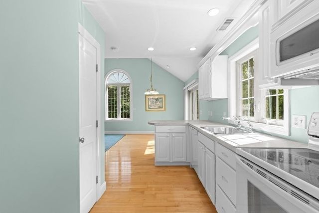 105 Mixter, Holden, MA 01520