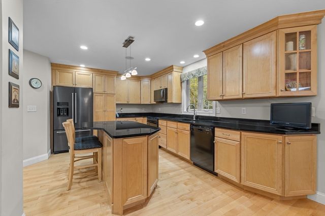 105 Mixter, Holden, MA 01520