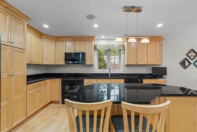 105 Mixter, Holden, MA 01520