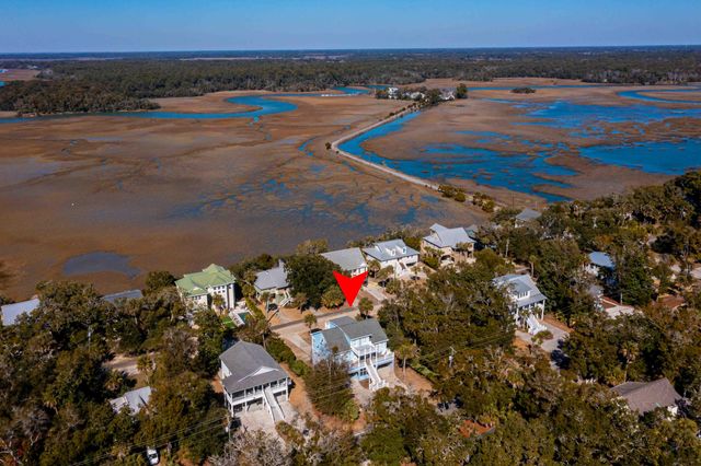 709 Jungle Road, Edisto Beach, SC 29438