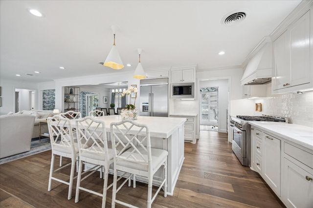 7906 Meadowbriar Lane, Houston, TX 77063