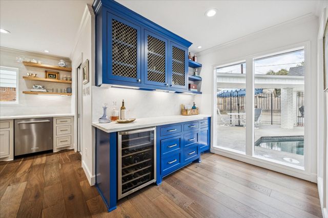 7906 Meadowbriar Lane, Houston, TX 77063